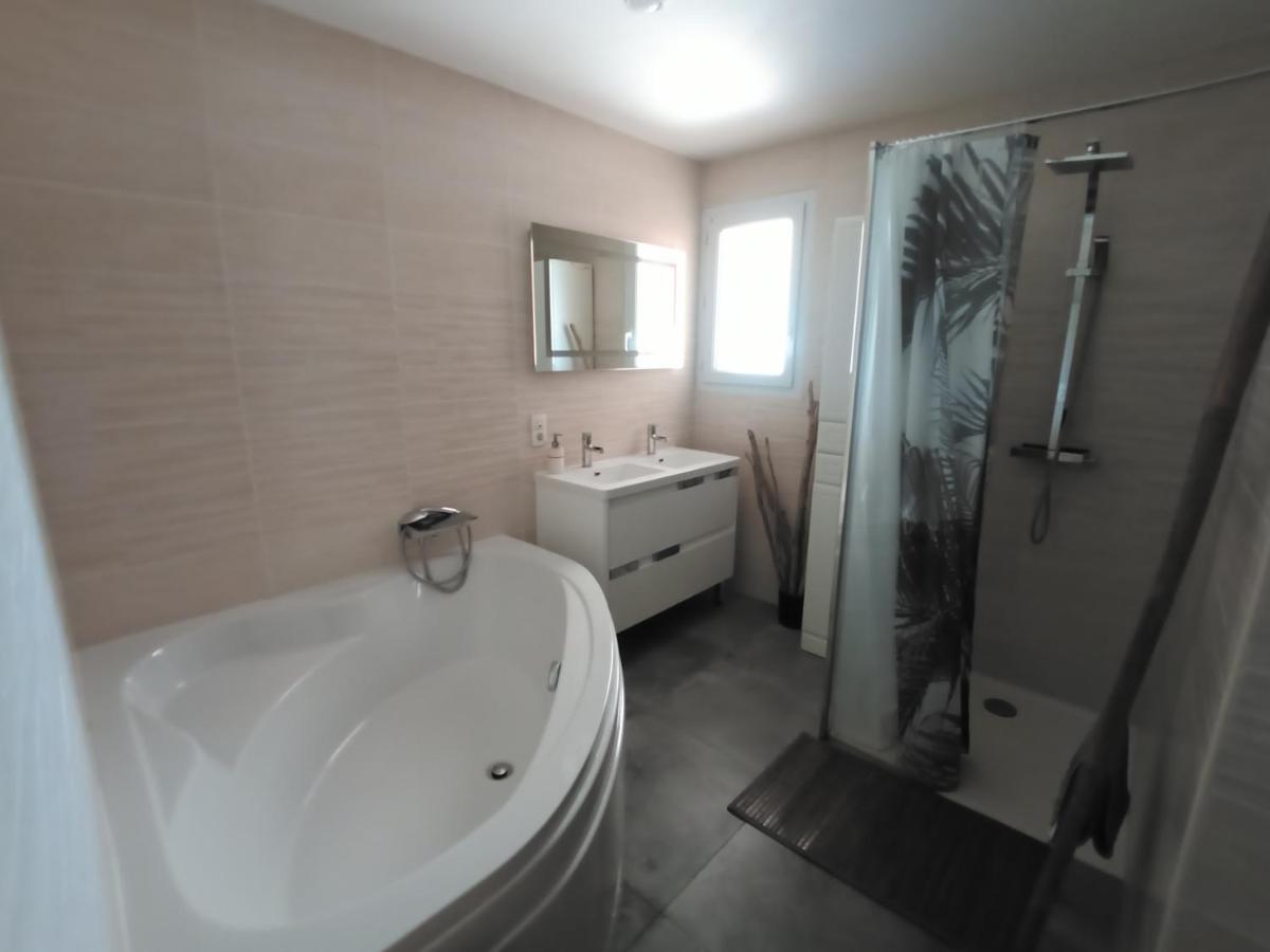 Appartements dans résidence Avec piscine - Mer à 500m Sainte-Marie-la-Mer Extérieur photo